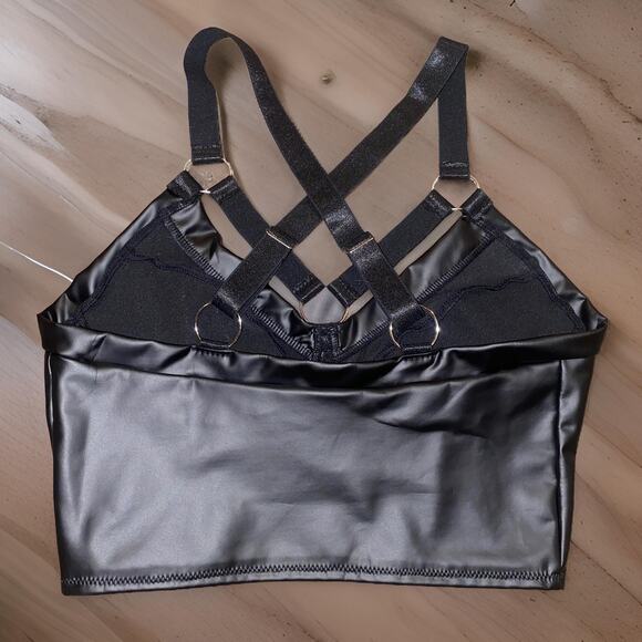 New Small Vegan Leather Goth Edgy Halter Strappy O-Ring Grunge Crop Tank Top - Picture 3 of 4
